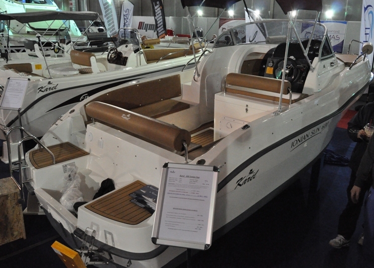 Das Inoian Sun 600 ist ein Konsolenboot mit Kabine von Karel Boats aus Griechenland