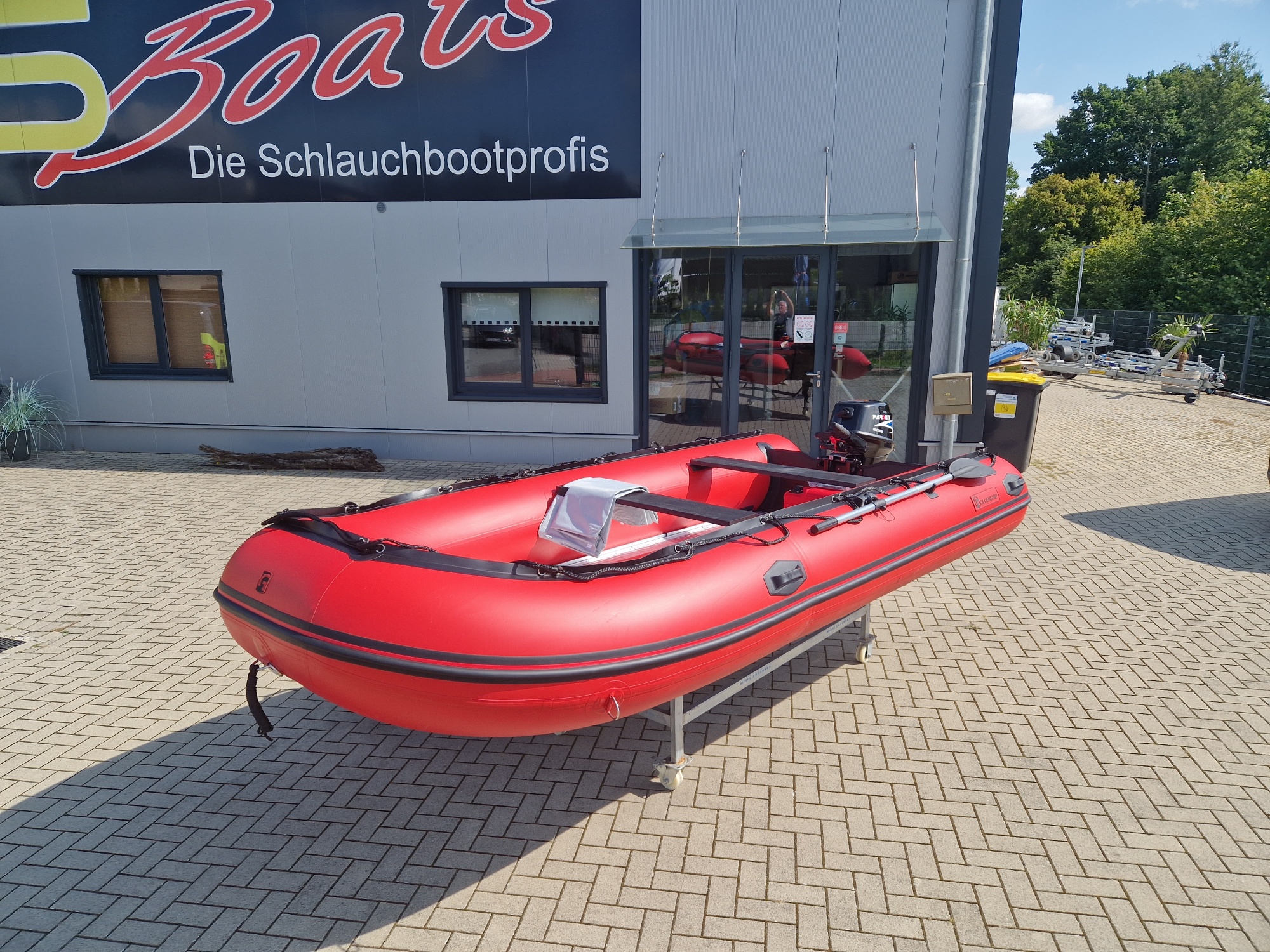 Schlauchboot 4,20m x 1,90m mit 15 PS Parsun Bimini top alles Neu!!