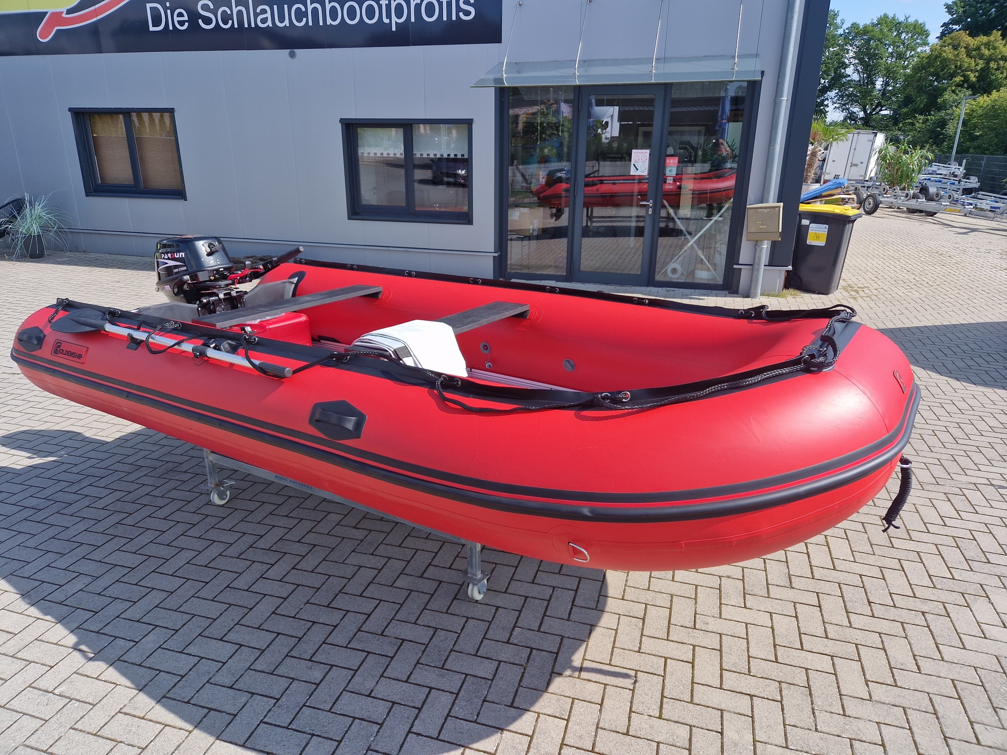 Schlauchboot 4,20m x 1,90m mit 15 PS Parsun Bimini top alles Neu!!
