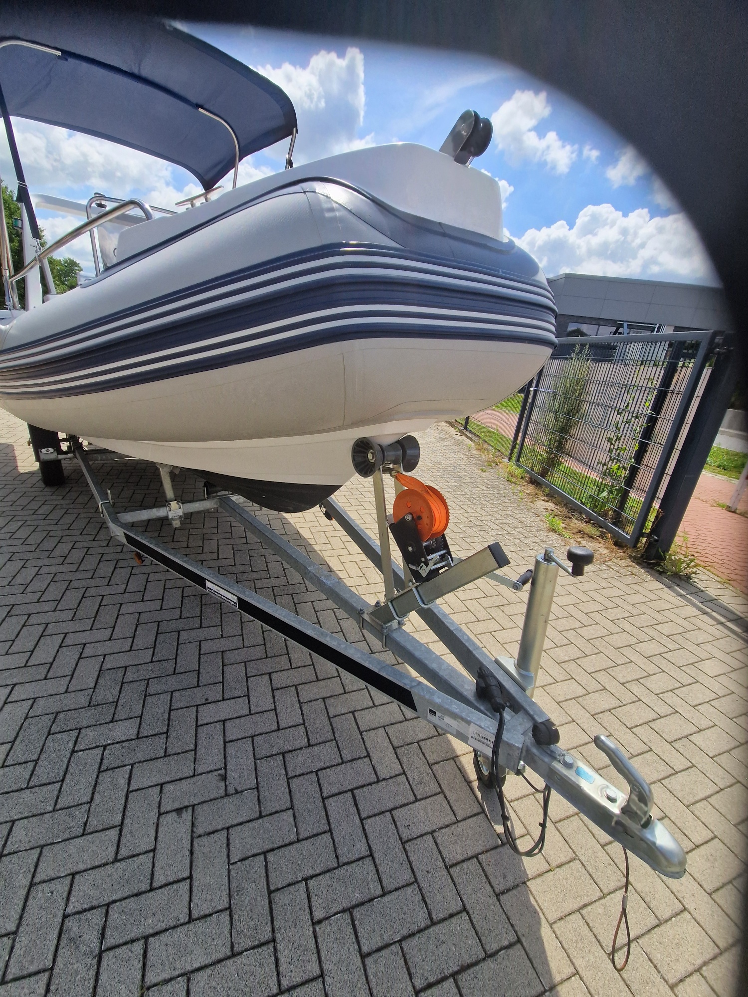 Rib Schlauchboot 5,40m x 2,23m mit 115PS Tohatsu mit Trailer 750 KG alles wie Neu!!
